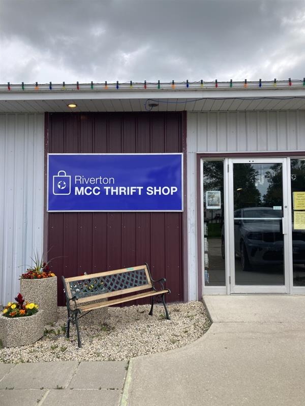 Storefront of Riverton MCC Thrift Shop