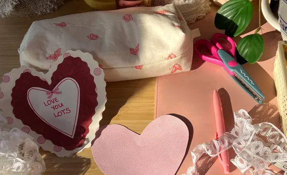 Paper DIY Valentine's cards.